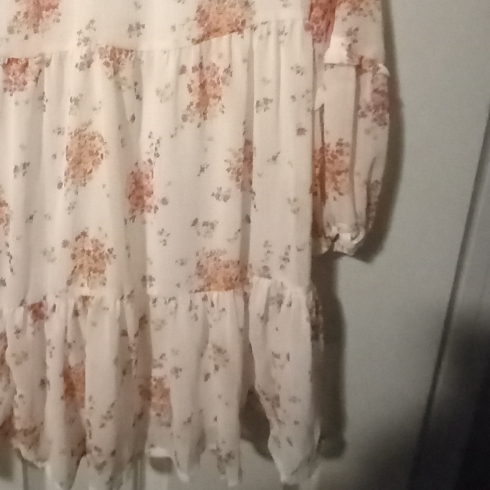 Beautiful dress for the fall.